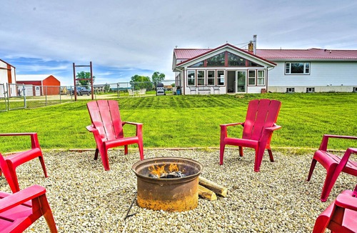 Arena House | Stunning Wisconsin Retreat on Active Farm!