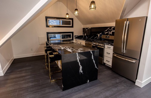Bankers Hill Apartment | Stunning Zen Penthouse w/Dream Bathroom & Views by Little Italy and Convention C