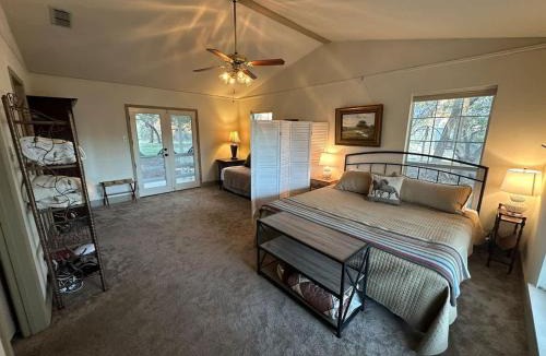 Blanco House | StunningHome on The Blanco River