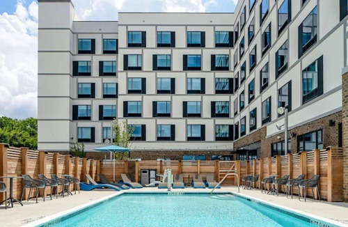 Raleigh House | Stunningly Furnished Suite w/ Best Amenities