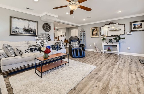 Ellicott City House | STUNNINGLY SPACIOUS 2B2B HOUSE WITH PARKING