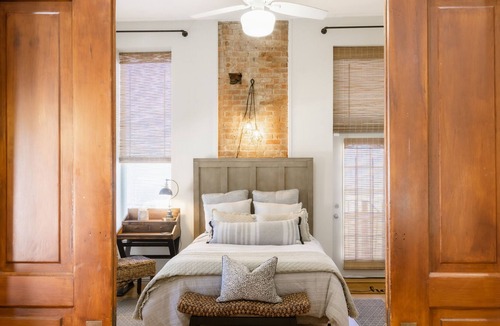 Kaufman Apartment | Stunting Loft in Historic Building