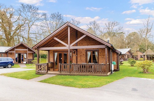 Tilford Ski Chalet | Sturt Watersedge Lodge