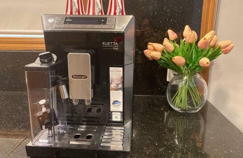 Glenroy House | Style/Comfort/Spacious 4 Bedroom House plus study