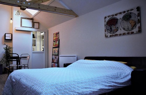 Aubergenville House | Style loft au calme