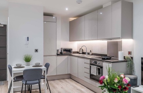 Barnt Green Apartment | Stylish 1 bed apartment in Central Solihull