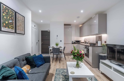 Barnt Green Apartment | Stylish 1 bed apartment in Central Solihull