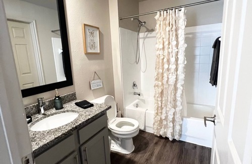 Parker Lane Apartment | Stylish 1-Bed Apt w/ Gifts near Downtown & Airport