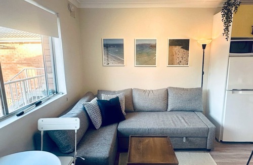 Freshwater Apartment | Stylish 1-Bed, Flat Walk to North Manly