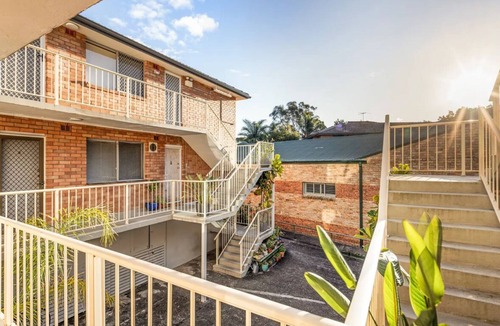 Freshwater Apartment | Stylish 1-Bed, Flat Walk to North Manly