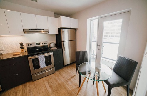 Winnipeg Apartment | Stylish 1-Bedroom Downtown Winnipeg with Gym