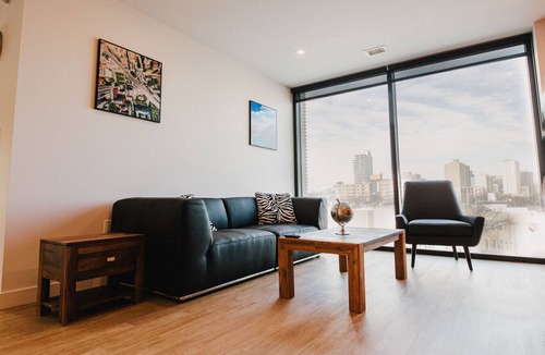 Winnipeg Apartment | Stylish 1-Bedroom Downtown Winnipeg with Gym