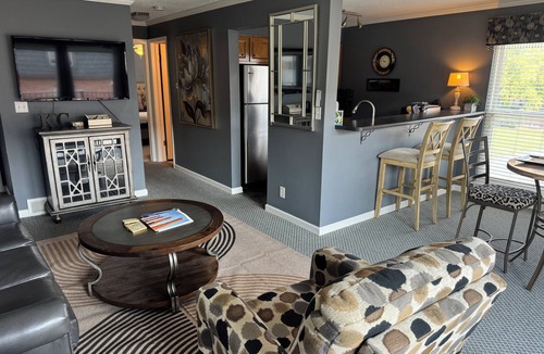 West Plaza Apartment | Stylish 1-Bedroom Plaza Retreat with Pool - 43