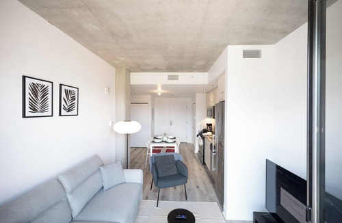 International District Apartment | Stylish 1 BR in Old Port Montreal