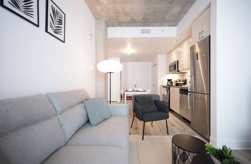 International District Apartment | Stylish 1 BR in Old Port Montreal
