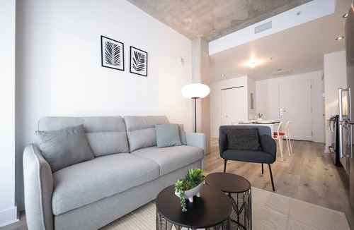 Cite Multimedia Apartment | Stylish 1 BR in Old Port Montreal