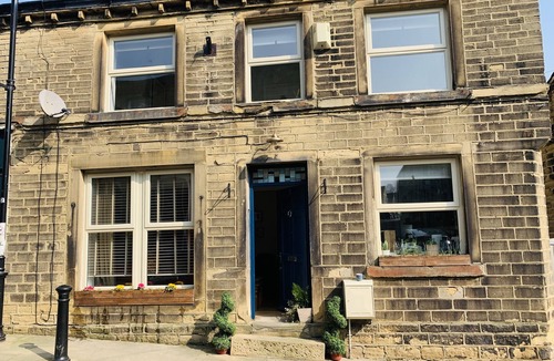 Honley House | Stylish 18th Century cottage