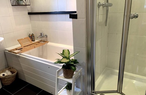 Honley House | Stylish 18th Century cottage