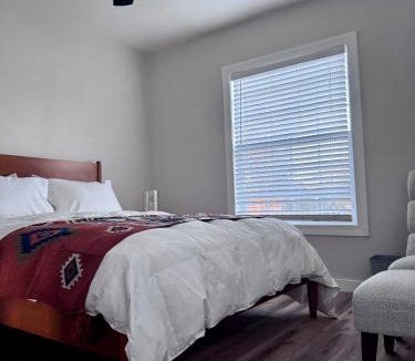 Jefferson House | Stylish 1940s Home with Barn Guest House