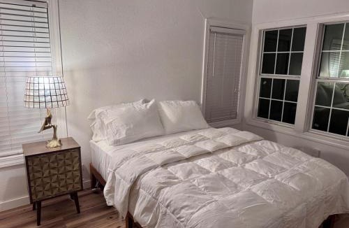 Jefferson House | Stylish 1940s Home with Barn Guest House