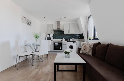 West Ealing Apartment | Stylish 1BDR in West Ealing – Ideal Location!