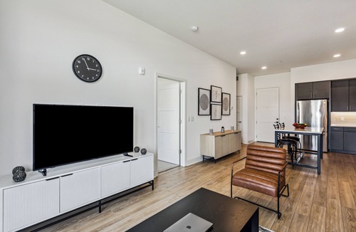 Wichita Apartment | Stylish 1BR APT with City Skyline Views
