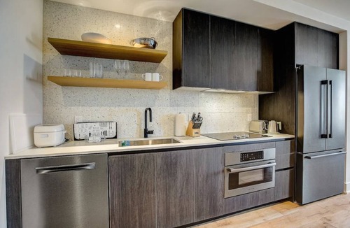 Rainey Street Historic District Condo | Stylish 1BR Austin Escape w/Heated Rooftop Pool