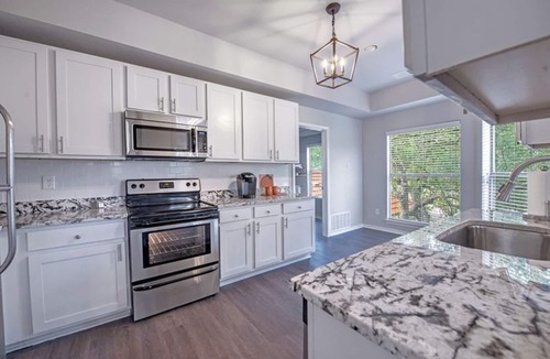 Barton Valley Condo | Stylish 1BR Condo at Barton Creek Villas