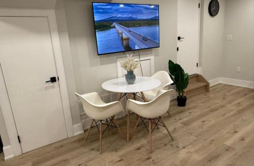 Beaconsfield Village Apartment | Stylish 1BR in Queen West