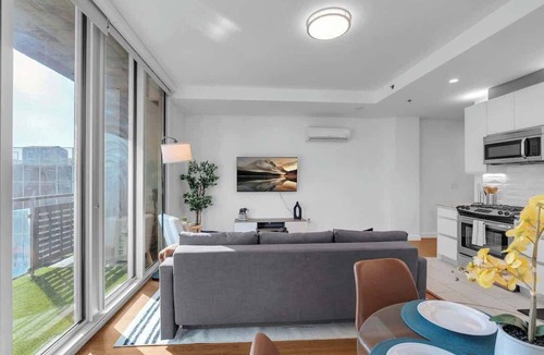 Downtown Tulsa Apartment | Stylish 1BR Near BOKCntr-Gym,Lounge,Balcony,Pet OK