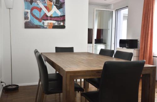 Seefeld Apartment | Stylish 1BR near lake and Opera - Flower 52