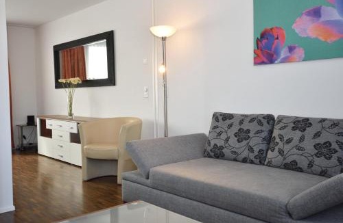Seefeld Apartment | Stylish 1BR near lake and Opera - Flower 52