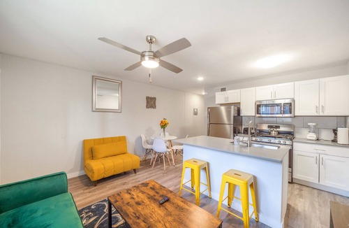 Brentwood Apartment | Stylish 1BR Near UT | Brentwood | Evonify 3340