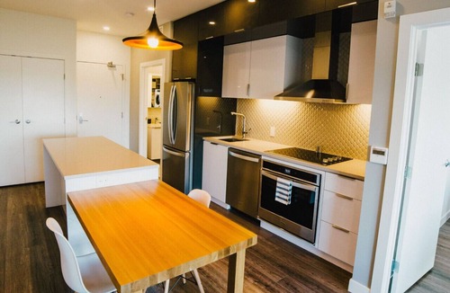 Winnipeg Apartment | Stylish 1BR Suite with Gym, Near Outlet Collection