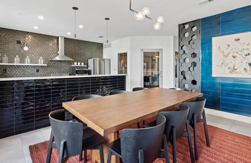 St. Edwards Apartment | Stylish 1BR w/Bonus Beds + Pool | Near SoCo