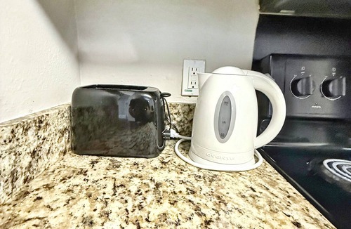 Addison Apartment | Stylish 1BR w/Smart TV & Wi-Fi