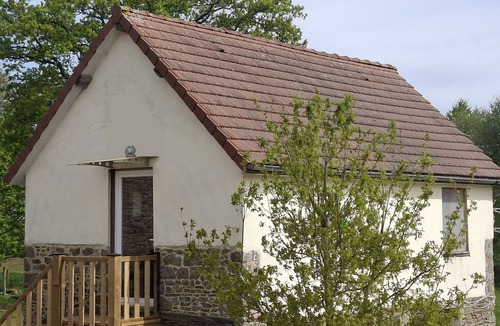 Mantilly Apartment | Stylish 1st floor apartment with heated pool & private jacuzzi, 3 star rated