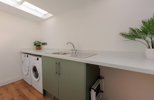 Coalbrookdale Apartment | Stylish 2-Bed Maisonette