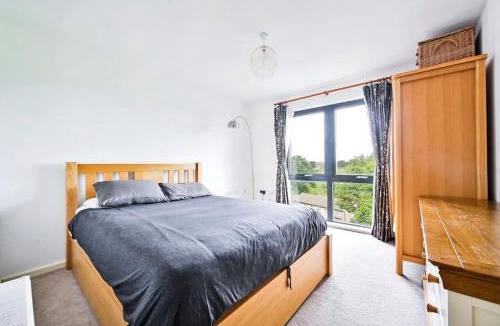 Sudbury Apartment | Stylish 2 bed 2 bath apt in Wembley