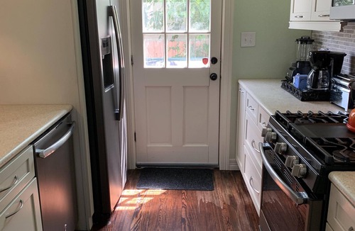 Galveston House | Stylish 2 BED, 2 BATH Shotgun-style house near beach!