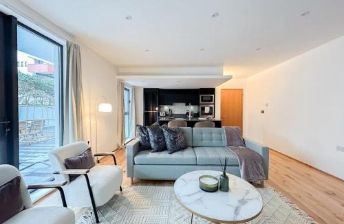 North Kensington Apartment | Stylish 2 bed apartment with large terrace