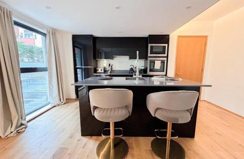 North Kensington Apartment | Stylish 2 bed apartment with large terrace