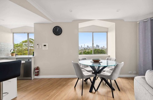 Camperdown Apartment | Stylish 2-Bed Camperdown Apartment with Balcony