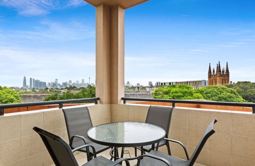 Camperdown Apartment | Stylish 2-Bed Camperdown Apartment with Balcony
