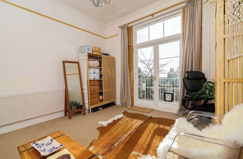 Stroud Green Apartment | Stylish 2-Bed Flat with Balcony & Garden, Haringey