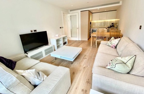 Vauxhall Apartment | Stylish 2 Bed Flats Near US Embassy