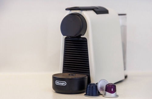 Henley Beach Apartment | Stylish 2-Bed Home Steps from Henley Beach