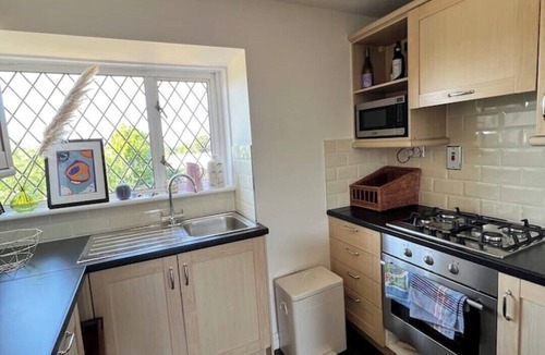 Fifield Apartment | Stylish 2 bed in Windsor & Maidenhead