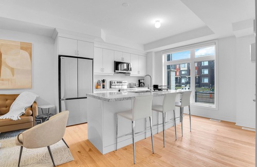 Oakville House | Stylish 2-Bed Oakville Home with Free Parking + WiFi