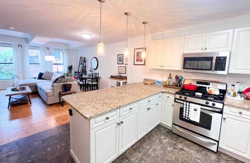Downtown Syracuse Apartment | Stylish 2-Bed Retreat in Downtown Armory Square